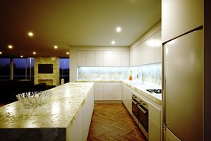 93tram-indigo-kitchen_s.jpg